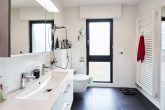Außergewöhnliche Doppelhaushälfte in Split-Level-Bauweise in Sankt Augustin-Birlinghoven - Badezimmer